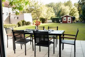 Newly renovated & cozy with terrace - Image 4