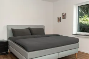 Newly renovated & cozy with terrace - Image 3