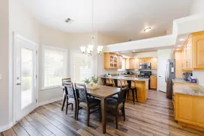 Family-Friendly Home Near Zion - Image 3