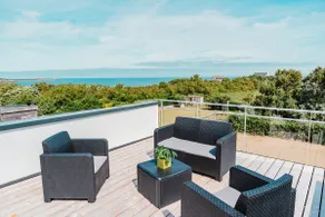 6-person villa with hot tub and sea view - Image 2