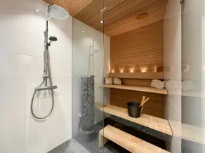 Modern 2BR downtown, private sauna, workspace - Image 3