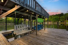 Lakefront 4 Bedroom Escape w/ Dock & Kayaks! - Image 5