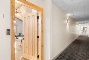 Rustic, updated 2bed2bath UPPER condo on Tuscumbia - Image 4