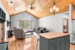 Rustic, updated 2bed2bath UPPER condo on Tuscumbia - Image 5