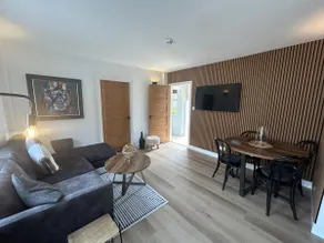 The Hideaway - 2-Bedroom Apartment with outdoor terrace & free parking - Image 5