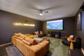 Wild Timber Lodge: Golf Sim, Sauna, Bars, 10 acres - Image 5