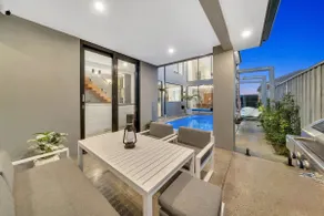 Luxe designer house + Pool Cinema & Gym - Image 5
