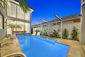 Luxe designer house + Pool Cinema & Gym - Image 3
