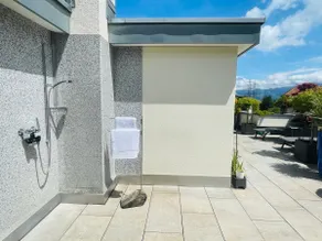 Large terrace with privacy & outdoor shower - Image 5