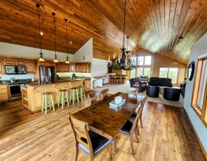 Family fun in Eagle Crest. Hot tub, views, privacy - Image 4
