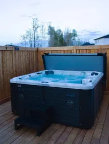 Luxury Home • Hot Tub • Arcade - Image 5