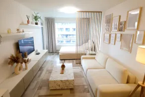 Leo’s Modern Flat with Balcony & Parking - Image 2
