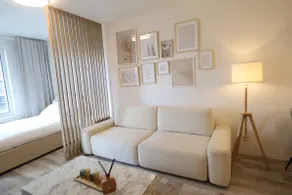 Leo’s Modern Flat with Balcony & Parking - Image 5