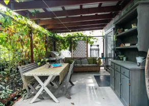 Charming Eclectic Bungalow, from Beach to Farm - Image 3
