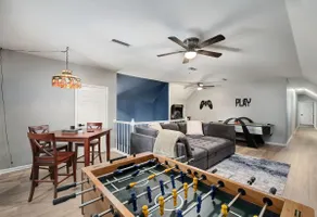 Sleeps 20! No Steps to Water Luxe Family Lakehouse - Image 4