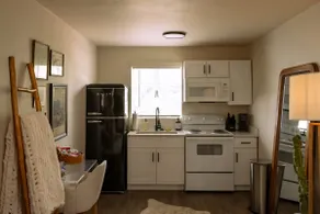Western Nook – 2nd Floor Studio – The Sonora House - Image 3