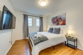 Cozy Unit 4 Beds w/ BBQ Smart TVs - Image 2