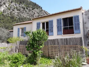 Hamlet House - Image 4