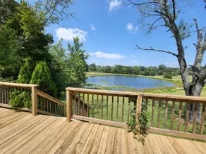 Pondview Escape a 75-Acre Retreat - Image 4