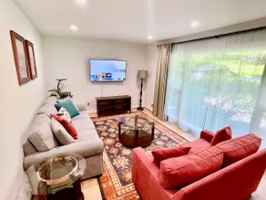 Oak House: Near DC, 4-Car Parking, 4-Bdr, 2-Living - Image 2