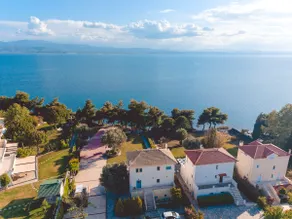 Sapphire Beach House Eretria - Image 4