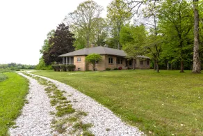 Rugby Pike Farmhouse - Image 2