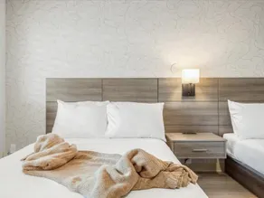 At Mine - Geary Double Suite in San Francisco - Image 2