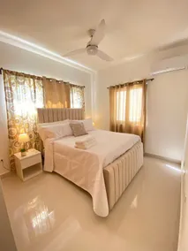 Beach 10 min away, New, Cozy and Modern - Image 3