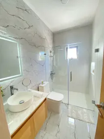 Beach 10 min away, New, Cozy and Modern - Image 5