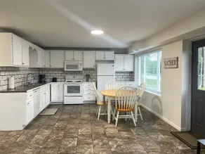 Modern 2 Bedroom at ”Queen 45” - Image 4