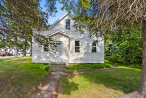 Walk to Downtown Sturgeon Bay & Sunset Park! - Image 2