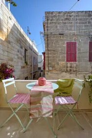 Jade - Stylish Zabbar Hideaway - Image 5