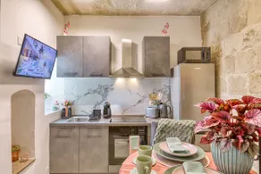 Jade - Stylish Zabbar Hideaway - Image 4