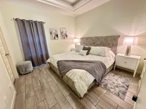 Modern Apartment/Private/King Bed/Shops - Image 3