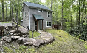 Contemporary Cabin in the Trees - Image 2