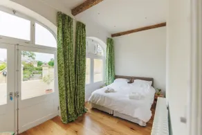 Entire Luxury Cotswold Coach House, Private Garden - Image 3