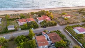 Elia House - 4 Seasons - Image 4