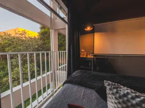 Private movie theater, king size bed, free popcorn and garage - Image 2