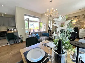 Charming house with terrace, quick access to the center - Image 5