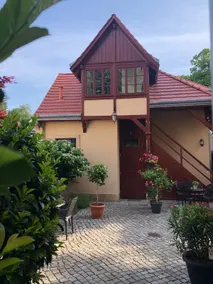 Charming house with terrace, quick access to the center - Image 4