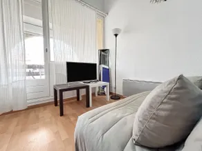Perfect pied-à-terre between sea and port - Image 4