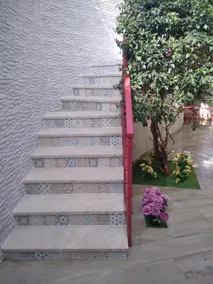 TWO-ROOM APARTMENT WITH PANORAMIC TERRACE AND LARGE GARDEN - Image 2