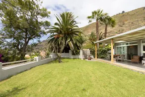 Views Spacious Villa - Image 2
