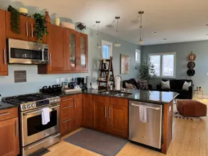 Charming townhome, Pet Friendly, 5 Min to Downtown - Image 2