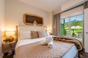 Apres Ski, DT, MtnView, TopFloor, AC, Sleeps 6 - Image 3