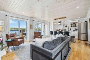 Oceanfront #6 Hot tub sun sets huge deck BBQ 2 bed - Image 3