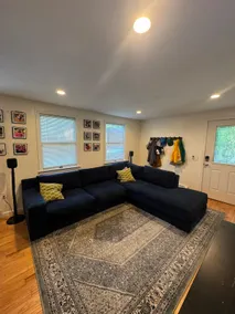 Cozy Modern 2BR Near Grays Beach - Image 2