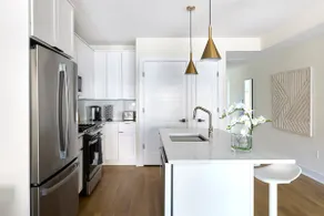 Sunny 2BR Loft • Work Relax Minutes to NYC - Image 5