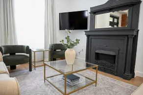 St. Louis Luxury Home 3BR/3.5BA Near Everything - Image 2