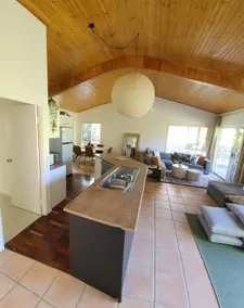 Boutique Villa Retreat 6 mins to Beach. - Image 2